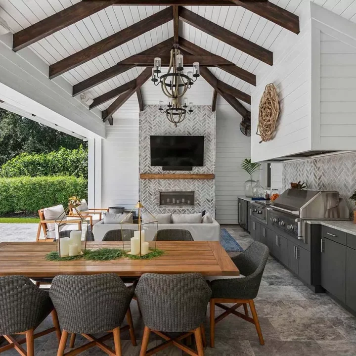 Outdoor-Dining-and-Kitchen-Area